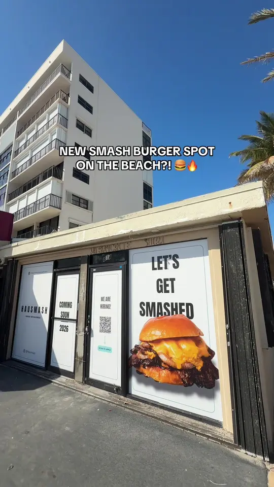 Broadwalk Restaurant on the Beach in Hollywood showing smash burger, beach atmosphere, video by shellyteal on TikTok