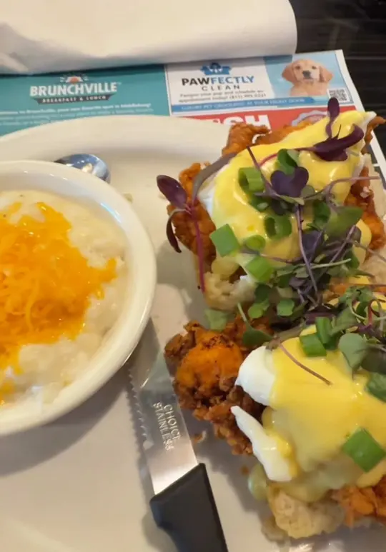 Brunchville in Middleburg showing review, visit, atmosphere, food, video by madisonsellsthe904 on TikTok