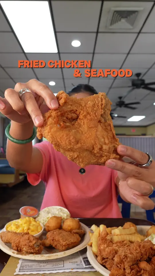 Bud's Chicken and Seafood in Boynton Beach showing review, fried chicken, video by explorewithgg on TikTok