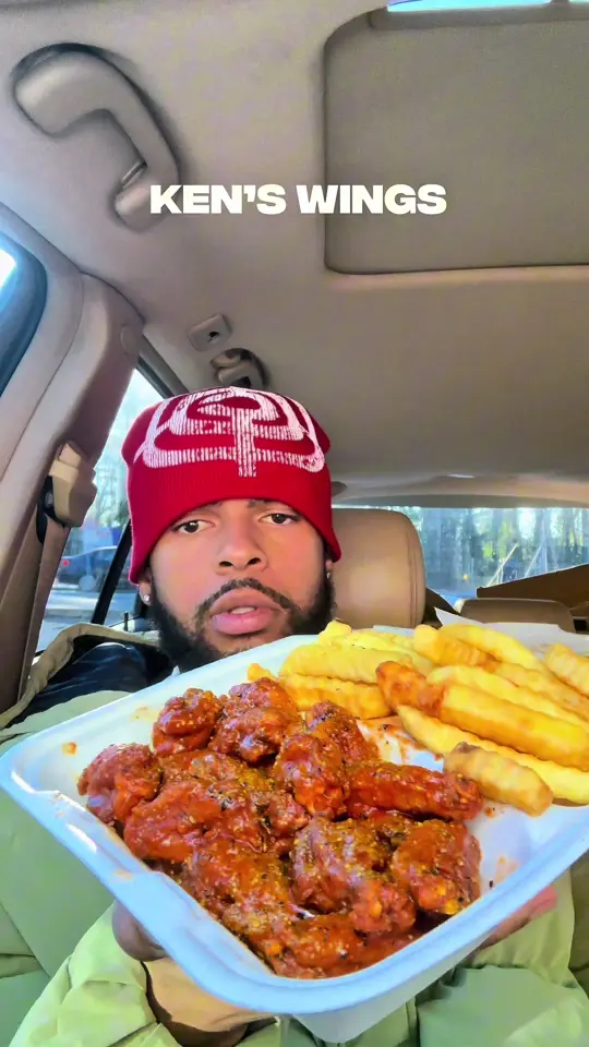 Buffalo Wild Wings in Atlanta showing wings, video by devstayeatin on TikTok