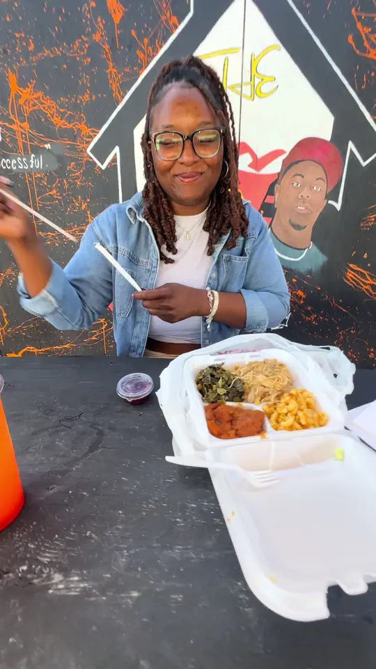 Buffalo Wild Wings in Milledgeville showing review, thanksgiving plate, video by thecrabhut on TikTok