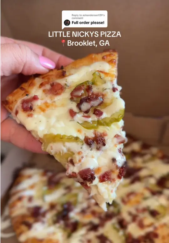 Buffalo Wild Wings in Statesboro showing pizza, pepperoni pizza, pickle pizza with bacon, bbq pizza, lemon pepper wings, buffalo wings, video by rattchelmama on TikTok