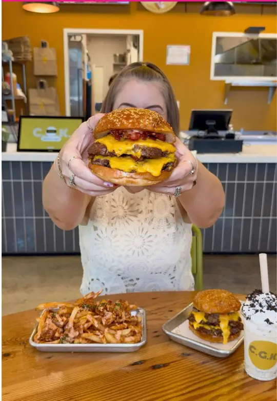 Burgers & Shakes in Miami Beach showing review, burgers, hot mess & cheese burger, sweet & spicy fries, thick shakes, video by hungryqbans on TikTok