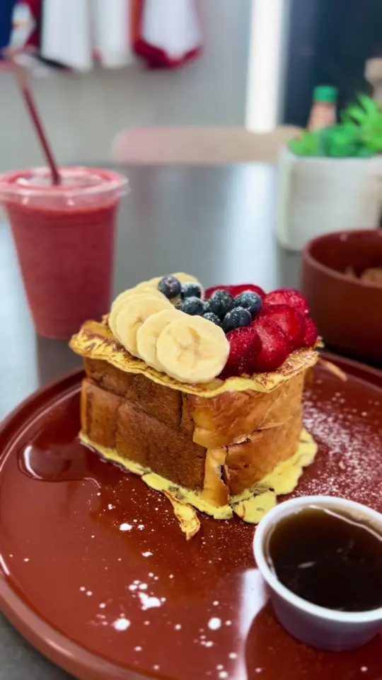CAFE CLUB in Hollywood showing review, toast, video by yeseniasantacruz_ on TikTok