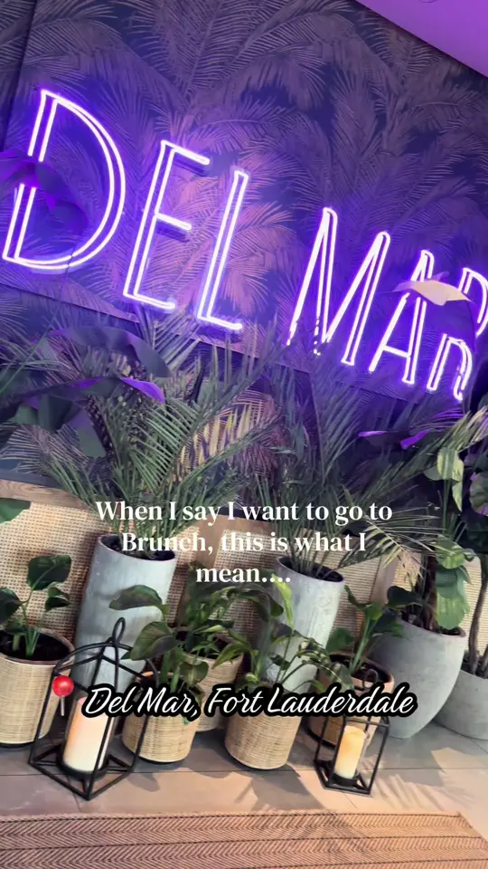 Cafe Del Mar in Miami Beach showing brunch, waterfront views, atmosphere, video by 5_11bombshell on TikTok