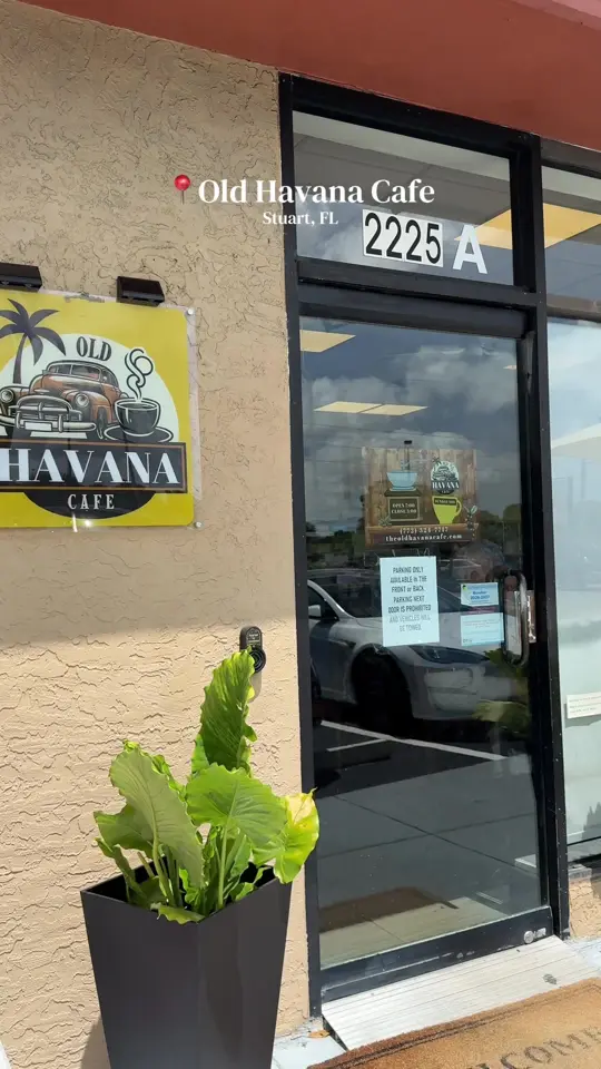 Cafe Havana in Bradenton showing review, authentic cuban food, video by itscayleesmith on TikTok