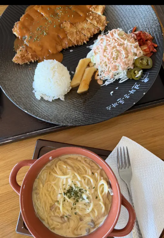 Cafe Mixx in Suwanee showing food, spicy chicken katsu, cream pasta, video by wheretwo.go on TikTok
