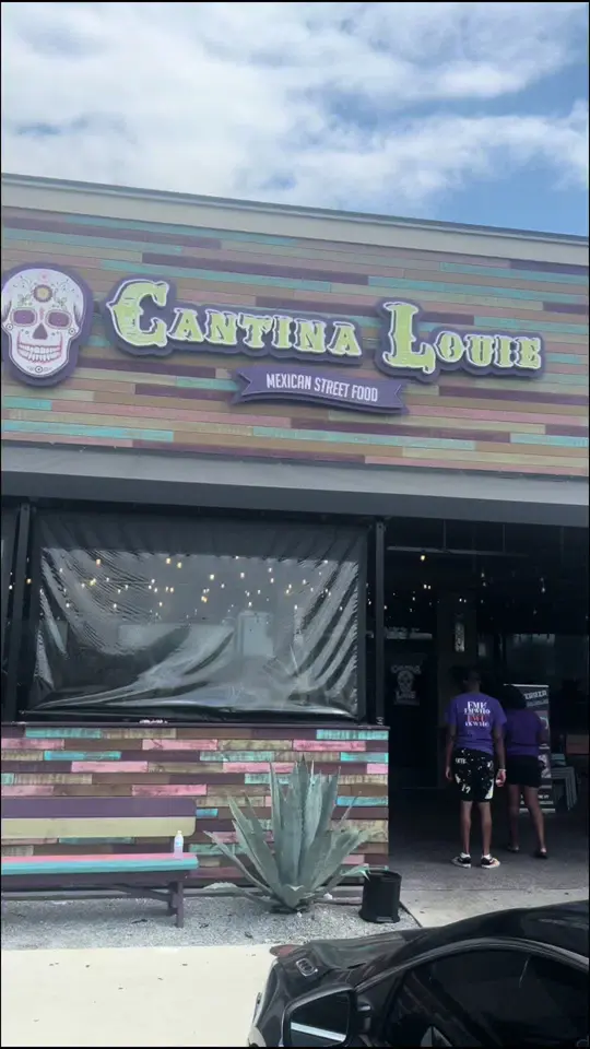 Cantina Louie in Jacksonville showing review, atmosphere, visit, video by victor_thevoice on TikTok