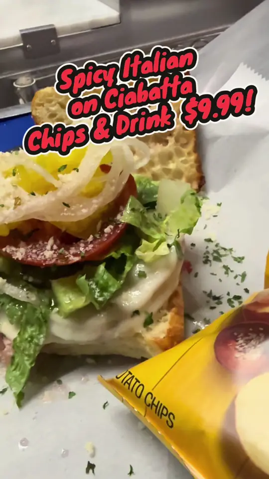 Cap's Pizza & Pub in Vero Beach showing lunch special, pizza, video by capspizzaverobeach on TikTok