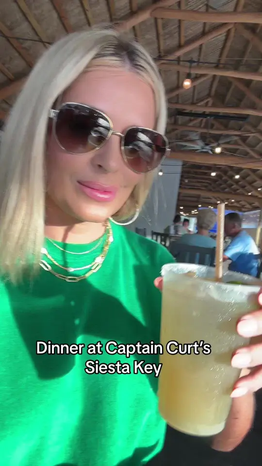Captain Curt's Sniki Tiki Bar & Live Entertainment - Siesta Key in Sarasota showing dinner, live entertainment, video by grammy_graham on TikTok