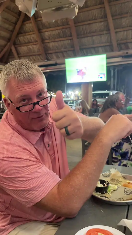 Captain Curt's Sniki Tiki Bar & Live Entertainment - Siesta Key in Sarasota showing shrimp and grits, beach vibes, video by kpdubbb on TikTok