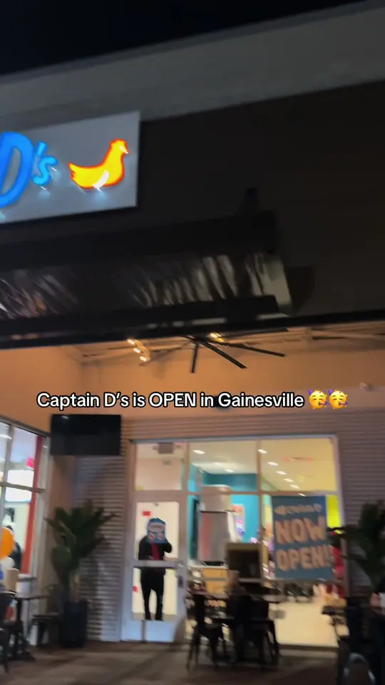 Captain D's in Gainesville showing restaurant visit, food, video by lexxeat on TikTok
