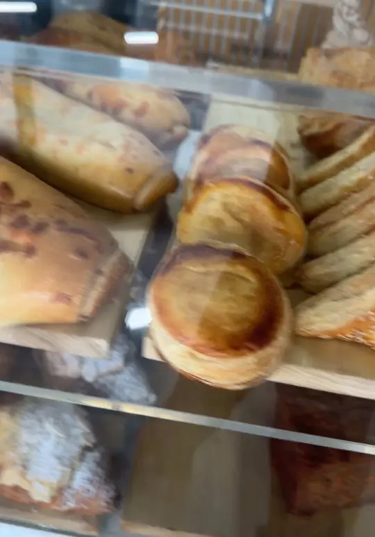  in Florida showing food, bakery items, video by karinaalegre_ on TikTok