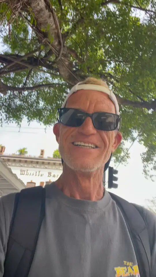 Caroline's Cafe in Key West showing food, lunch, drinks, tropical drinks, atmosphere, island vibes, video by Jason Lee on Facebook