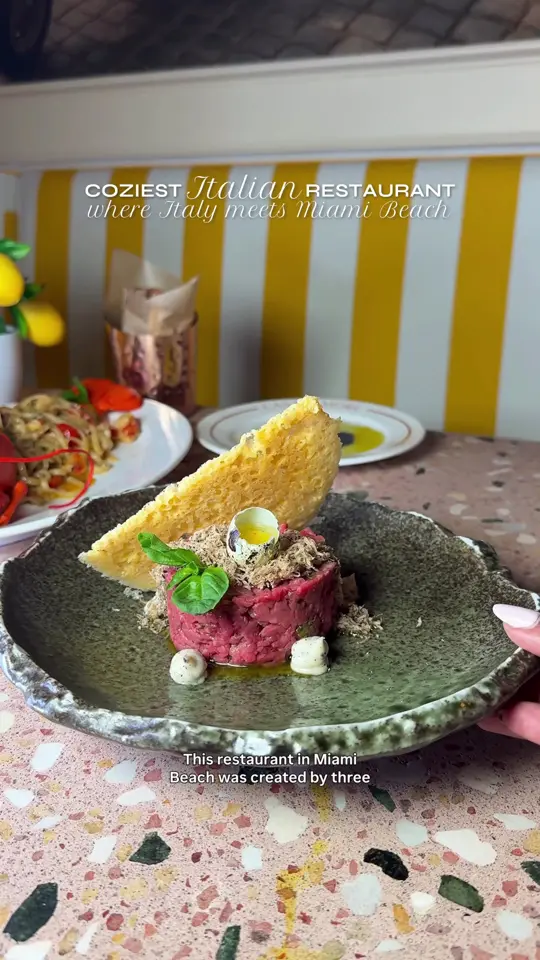 Casa Amore in Miami Beach showing restaurant visit, beef tartare, linguine lobster, airline chicken, caprese nutella chocolate cake, video by fashion.eat.travel on TikTok