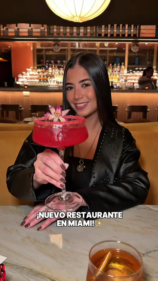 CHA CHA CHA in Miami showing review, visit, atmosphere, ceviche de coco, aguachile verde, tostada de atún, video by gabrielaromeros on TikTok