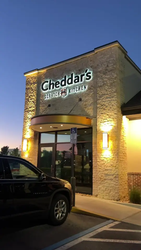 Cheddar's Scratch Kitchen on TikTok, video by ems.onthemove