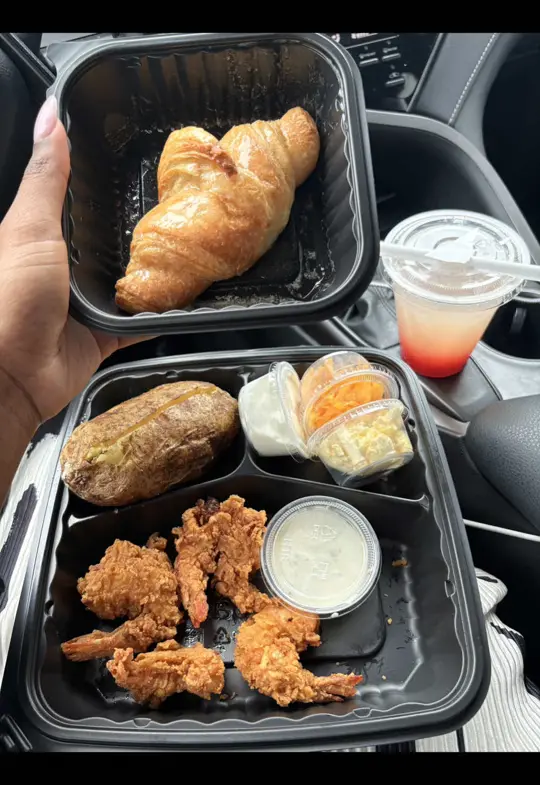 Cheddar's Scratch Kitchen on TikTok, video by sammyinthesity