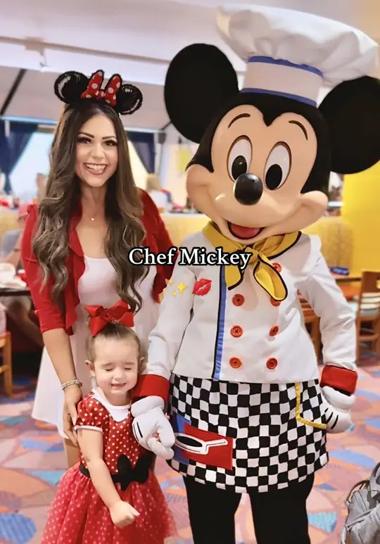 Chef Mickey's in Lake Buena Vista showing character dining, meeting chef mickey, review, video by jportwood19 on TikTok