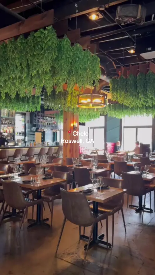 Chelo in Roswell showing restaurant review, koobideh sandwich, lunch options, video by eatswith.em.and.mj on TikTok