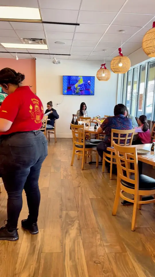 Chifa Du Kang (Kendall Drive) in Miami showing restaurant, expansion announcement, video by miamifriendors on TikTok