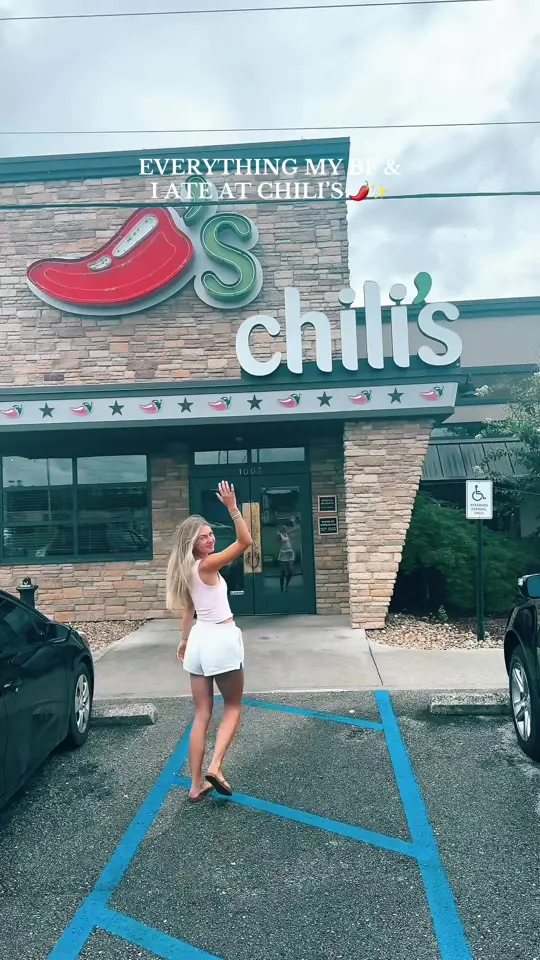 Chili's Grill & Bar in St Cloud showing food, honey chipotle chicken crispers, video by ellierjones on TikTok