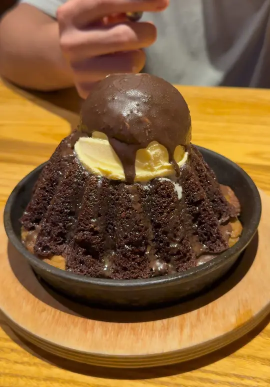 Chili's Grill & Bar in Tampa showing dessert, lava cake, video by haley.meehan on TikTok