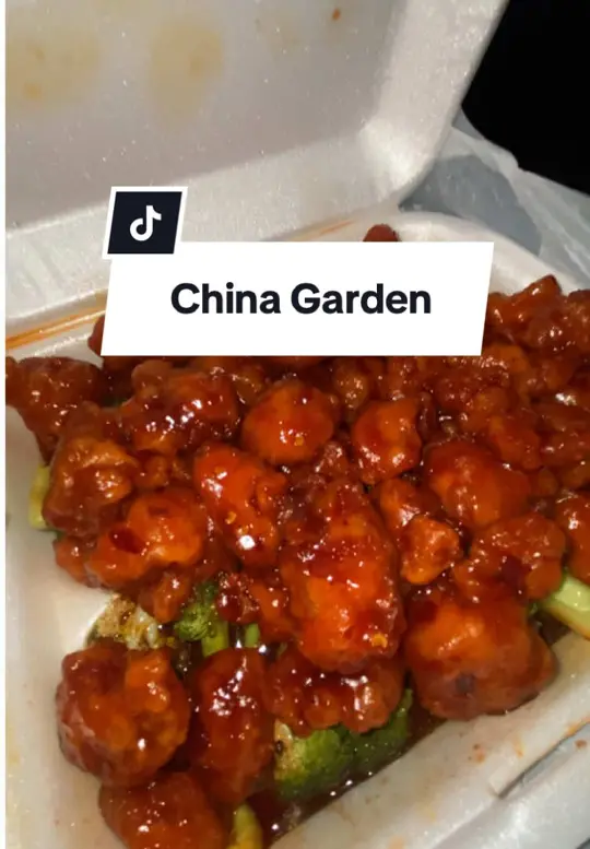 China Garden in Braselton showing food review, cheap chinese food, general tsos chicken, crab roons, video by brandonh_25 on TikTok
