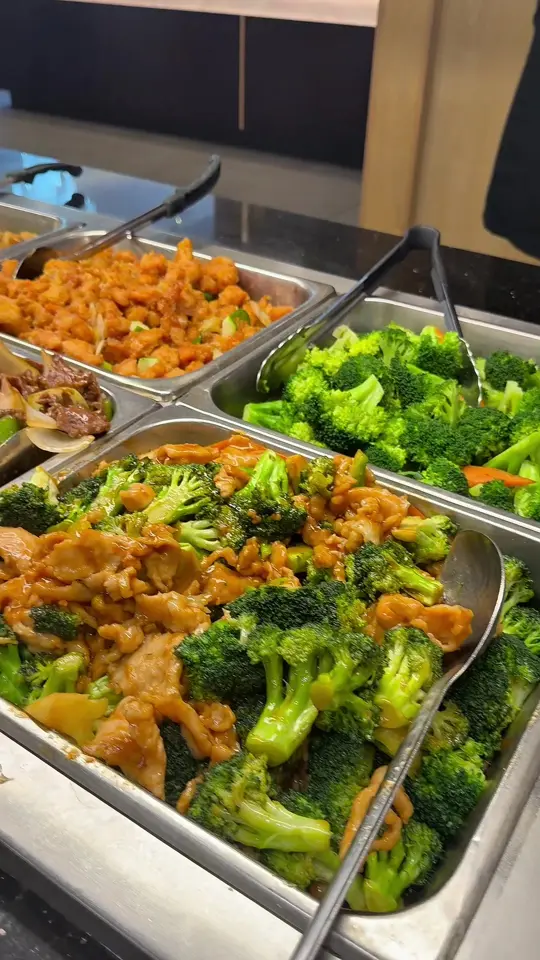 China Lee in Jacksonville showing buffet, all-you-can-eat, sushi, hibachi, video by china.lee.buffet on TikTok