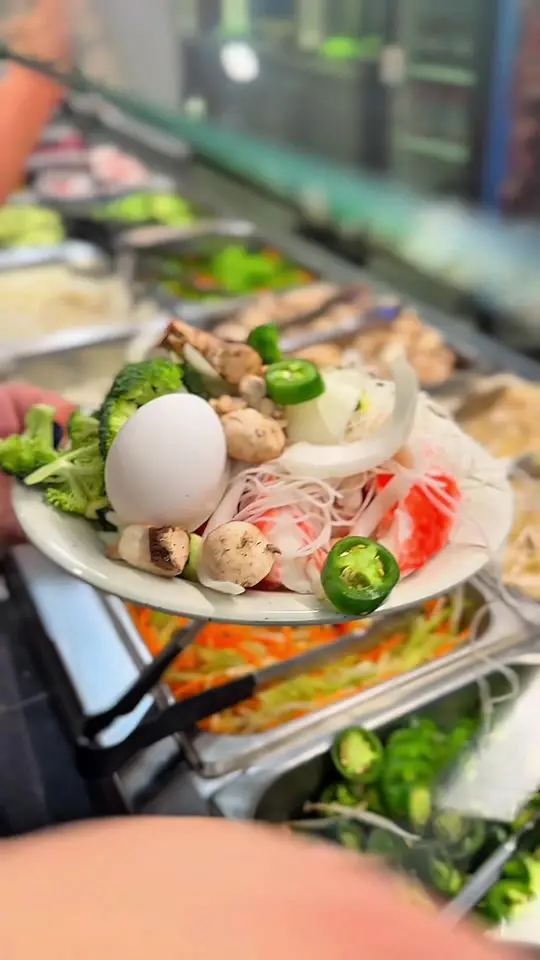 China Lee in Orlando showing hibachi grill, sizzling dishes, video by china.lee.buffet on TikTok