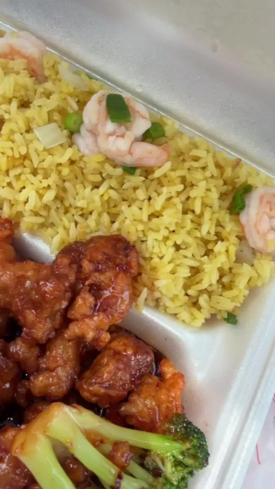 China One in Atlanta showing food, general tsos chicken, shrimp fried rice, video by jerrettahere on TikTok