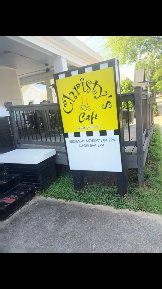 Christy's Cafe in Newnan showing breakfast, review, video by smackingood42 on TikTok