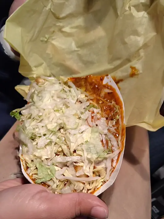 Chuck Wagon Restaurant in Miami showing food, chili cheese fries, chili dog, fries, video by lovelylatina_4 on TikTok