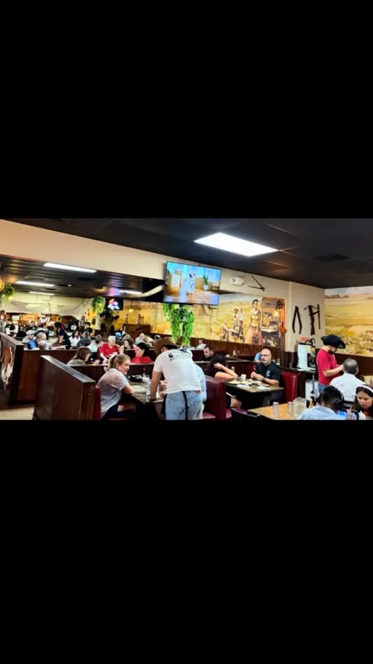 Chuck Wagon Restaurant in Miami showing restaurant atmosphere, family dining, breakfast, lunch, video by Chuckwagon restaurant on Facebook