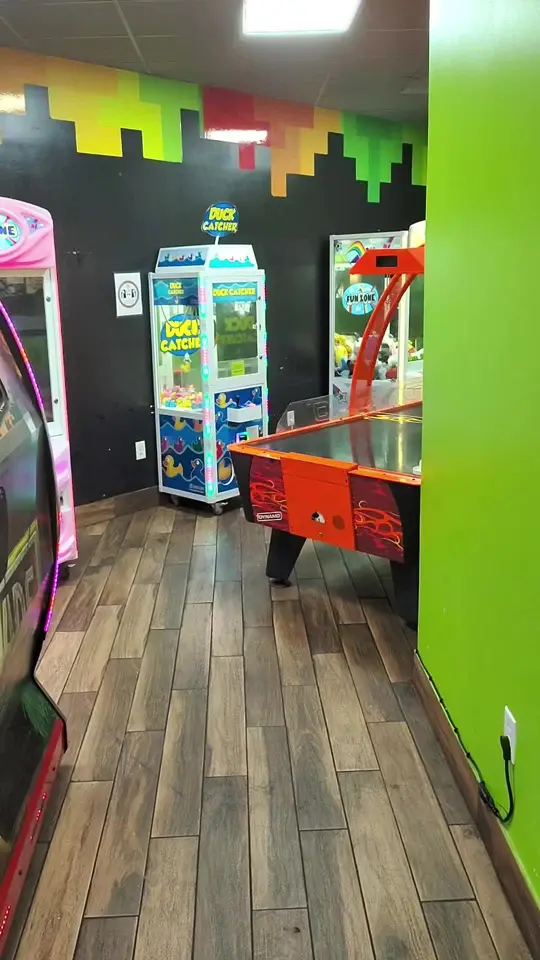 Cicis Pizza in Orange City showing pizza, dining, video by cicis.pizza.orang on TikTok