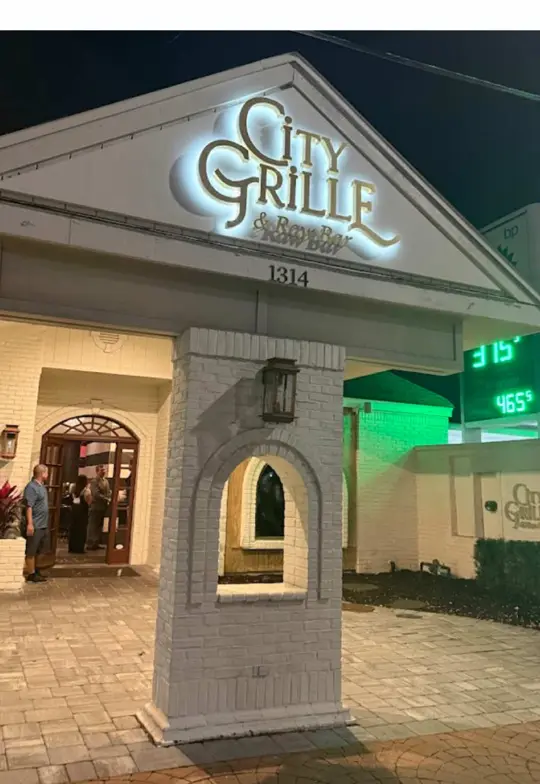 City Grille & Raw Bar in Jacksonville showing brunch, restaurant visit, video by diamondcoleman0 on TikTok