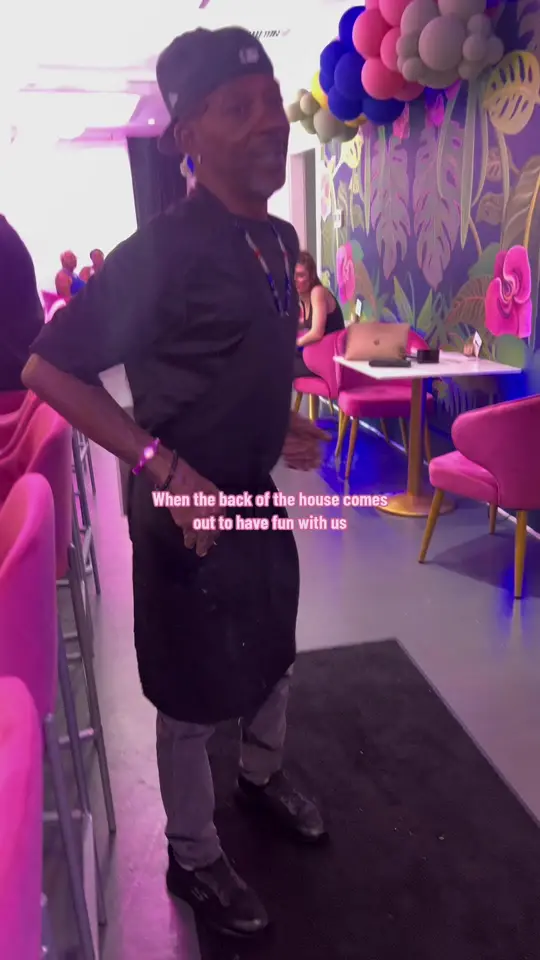 Coasis Resturant Bar & Suites in Tampa showing brunch, restaurant visit, video by coasistampa on TikTok