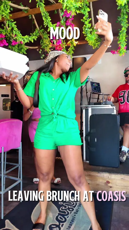 Coasis Resturant Bar & Suites in Tampa showing live music, brunch, atmosphere, video by coasistampaa on TikTok