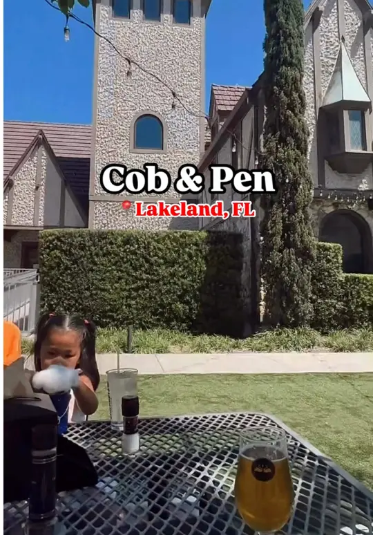Cob & Pen in Lakeland showing review, toddler-friendly atmosphere, historic house venue, open patio, video by sophiredup on TikTok