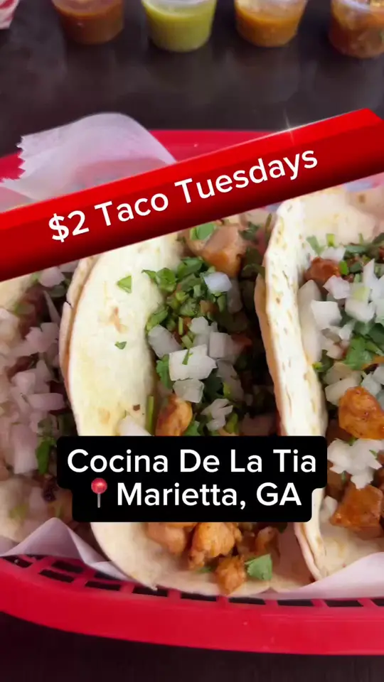 Cocina De La Tia in Marietta showing taco, loaded salsa bar, chunky guac, video by chicagogirlsouthernworld on TikTok