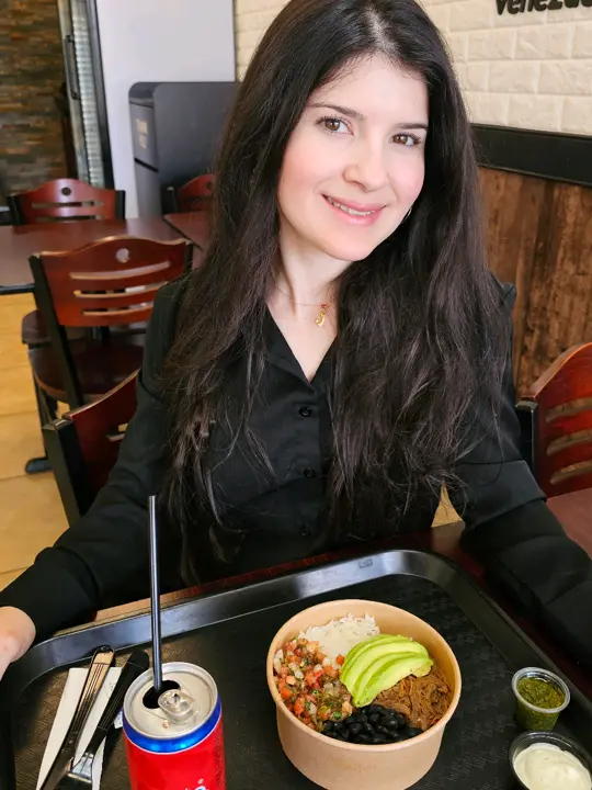 Coco's Bistro in Sarasota showing lunch, hacc lunch, healthy meals, video by cocosbistrove on TikTok