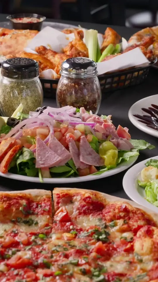 Commandough's Pizza in Zephyrhills showing atmosphere, visit, video by commandoughspizza on TikTok