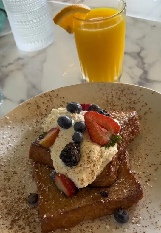 Commelfo Restaurant in Miramar Beach showing brunch, delicious food, video by _carolinaa__v on TikTok