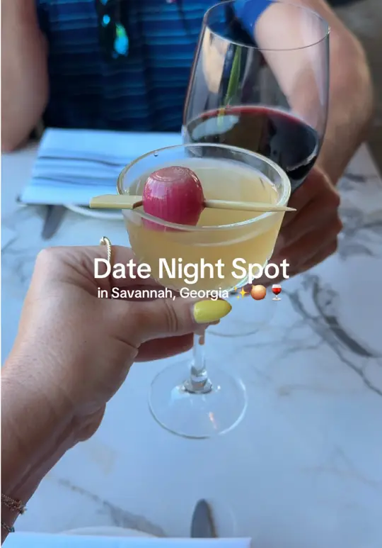 Common Thread in Savannah showing restaurant visit, dining experience, menu items, dirty onion martini, tuna crudo, rondellea d’oignons, video by thelongweekender on TikTok