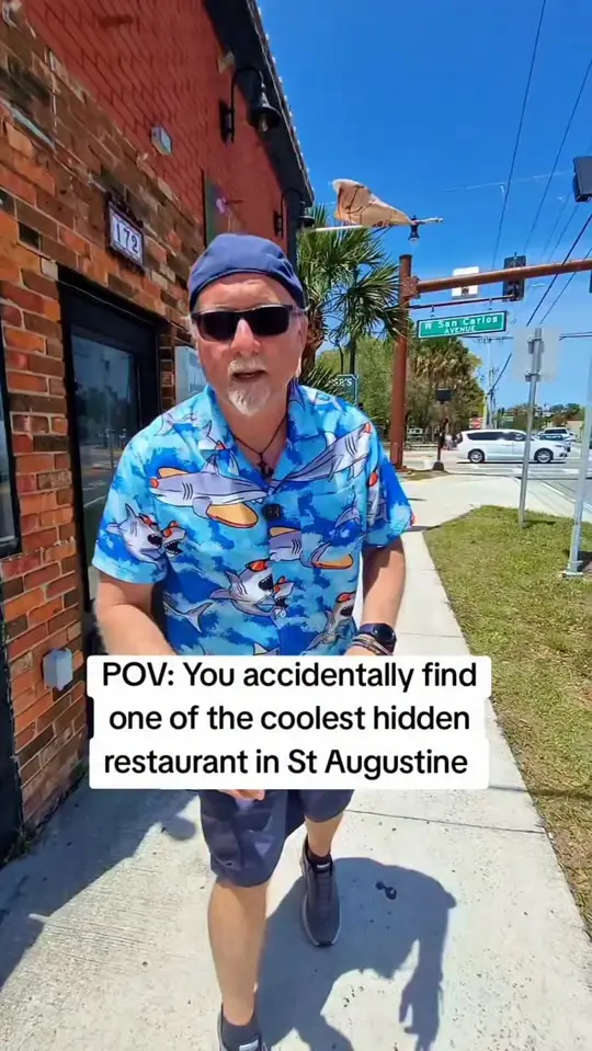 Cortesse's Bistro and Flamingo Room Piano Bar in St. Augustine showing review, visit, atmosphere, courtyard, bar, piano bar, video by Brad White on Facebook