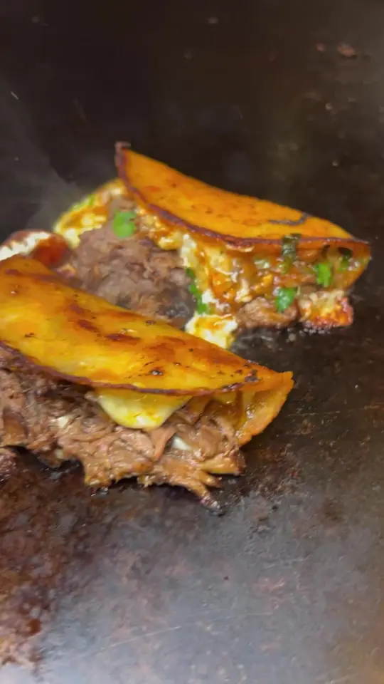 Coyo Taco Wynwood in Miami showing beef birria tacos, video by foodyfetish on TikTok