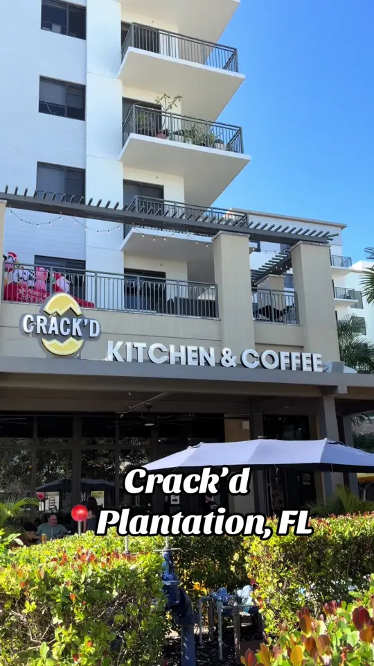 CRACK'D Kitchen & Coffee in Plantation showing brunch, restaurant visit, video by prettywithapassport on TikTok