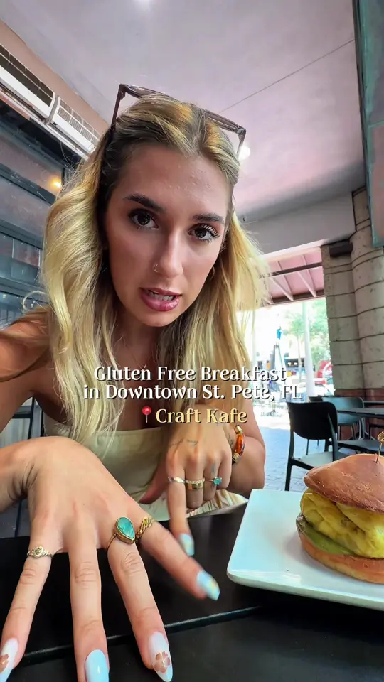 Craft Kafe Downtown in St. Petersburg showing gluten free breakfast, video by shelbyljohnsson on TikTok
