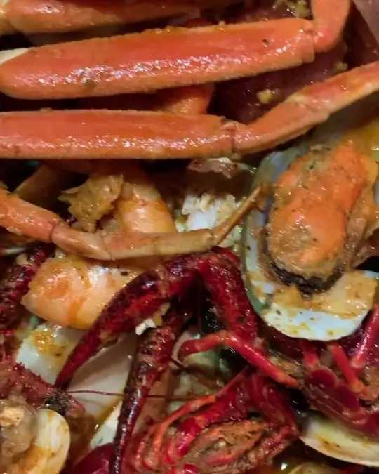 Crafty Crab Margate in Margate showing seafood boils, crab, restaurant visit, video by Crafty Crab - Fort Lauderdale on Facebook