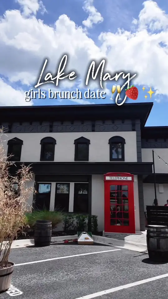 Crown Alley in Lake Mary showing brunch, strawberry champagne toast, video by rebecca.colon on TikTok
